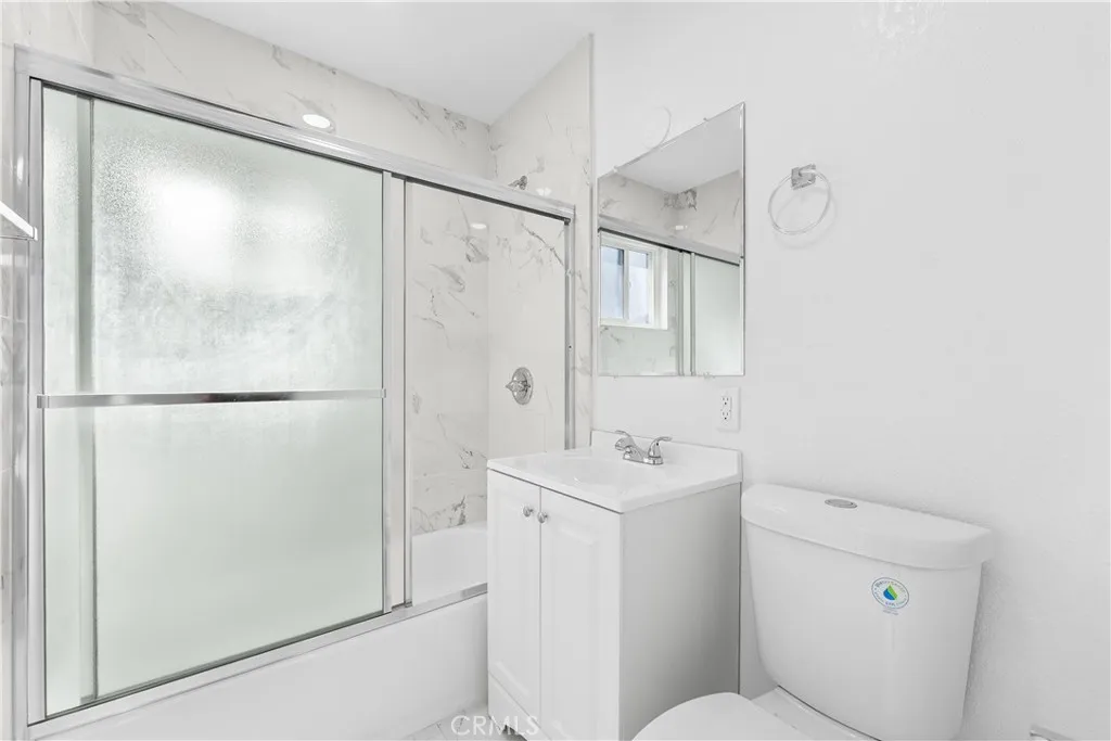 45449 3rd E, Lancaster, California 93535 home-pic-24